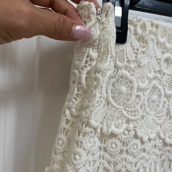 Maje Paris White Lace Mini Skirt with Sheer Details (FR 38 / US 6) - Picture 10 of 10
